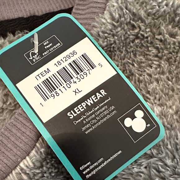 Disney Gray sleep top XL - Picture 3 of 3